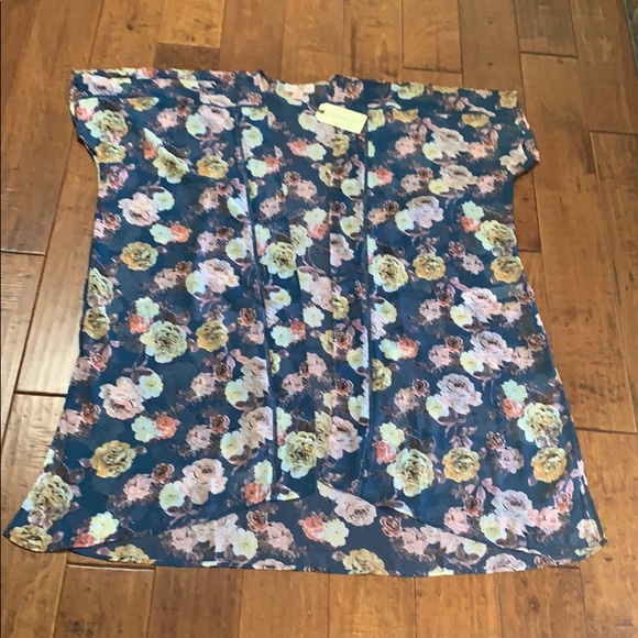 Band of Gypsies Floral Kimono - Picture 2 of 7